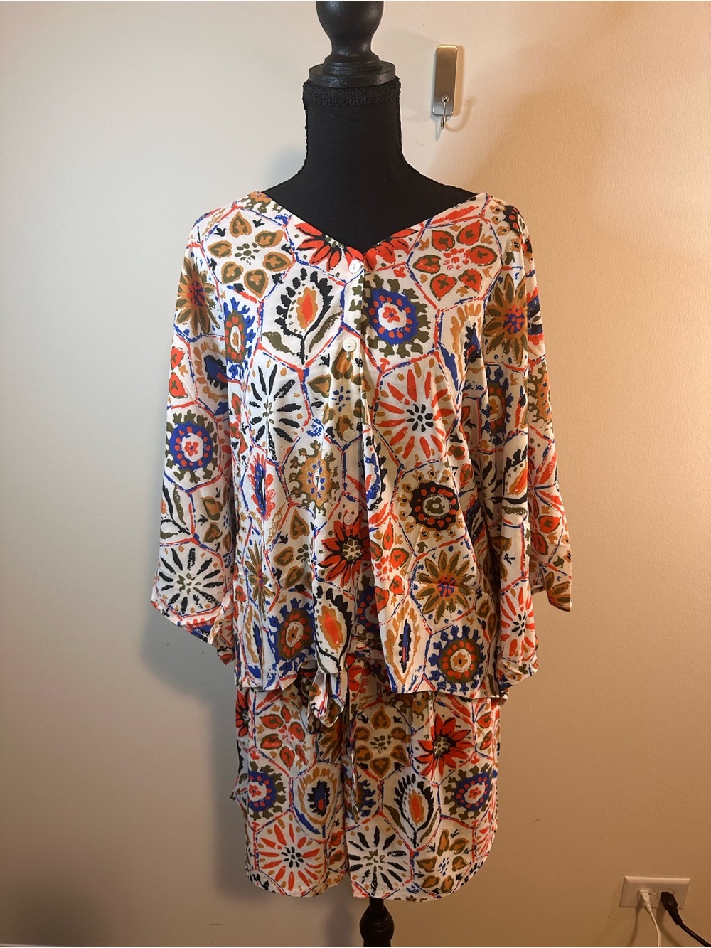 Women’s floral lounge wear/ pj’s- Orange & Blue with tie belt XL